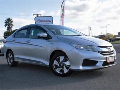 2015 Honda Grace - Thumbnail