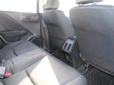 2015 Honda Grace - Thumbnail
