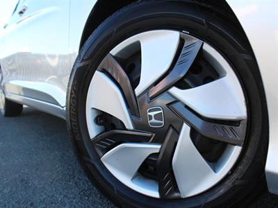2015 Honda Grace - Thumbnail