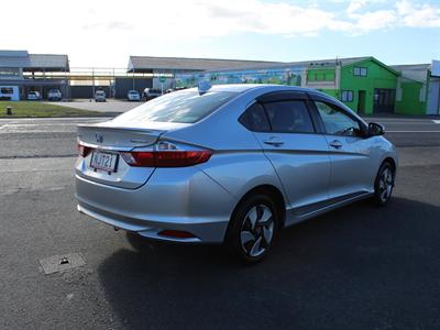 2015 Honda Grace - Thumbnail
