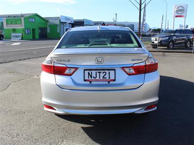 2015 Honda Grace - Thumbnail