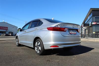 2015 Honda Grace - Thumbnail