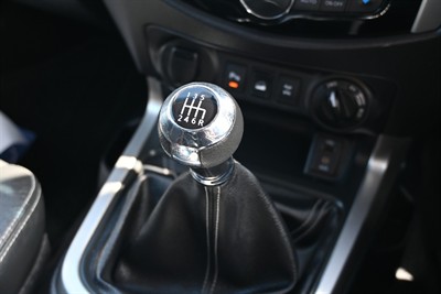 2017 Nissan Navara - Thumbnail