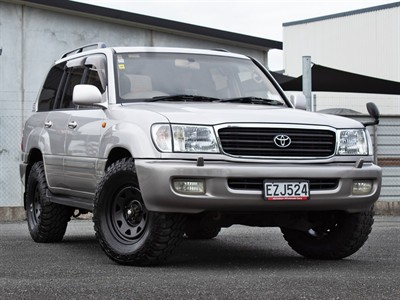 2002 Toyota Landcruiser - Thumbnail