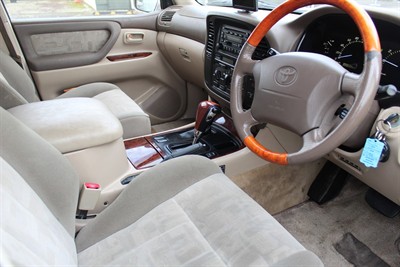 2002 Toyota Landcruiser - Thumbnail