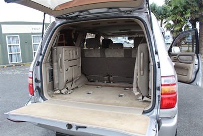 2002 Toyota Landcruiser - Thumbnail