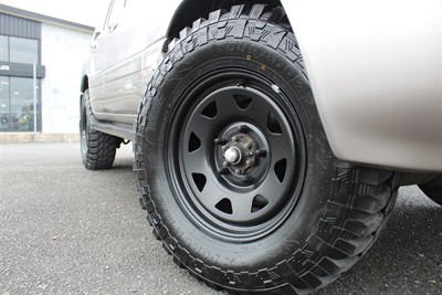 2002 Toyota Landcruiser - Thumbnail