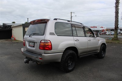 2002 Toyota Landcruiser - Thumbnail