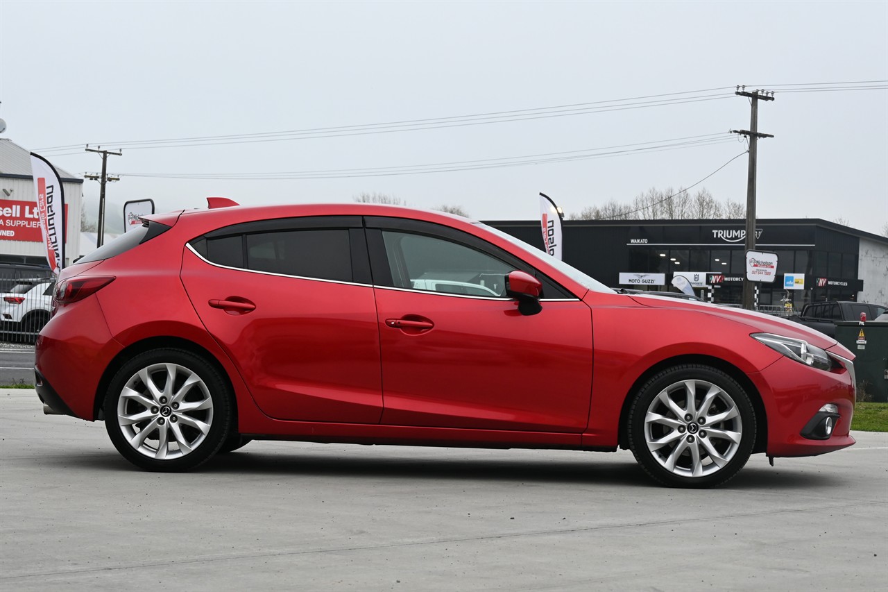 2014 Mazda Axela