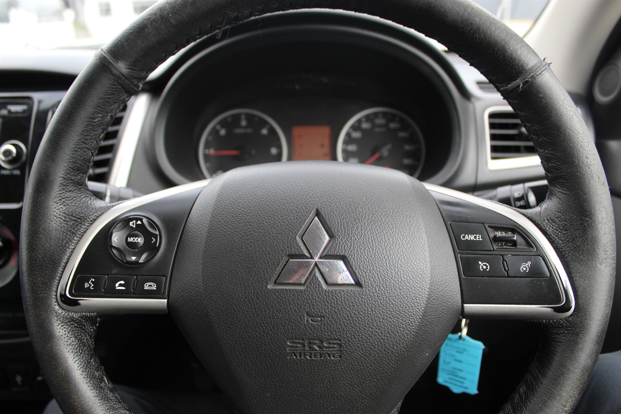 2015 Mitsubishi Triton