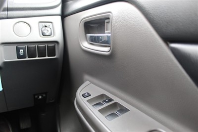 2015 Mitsubishi Triton - Thumbnail