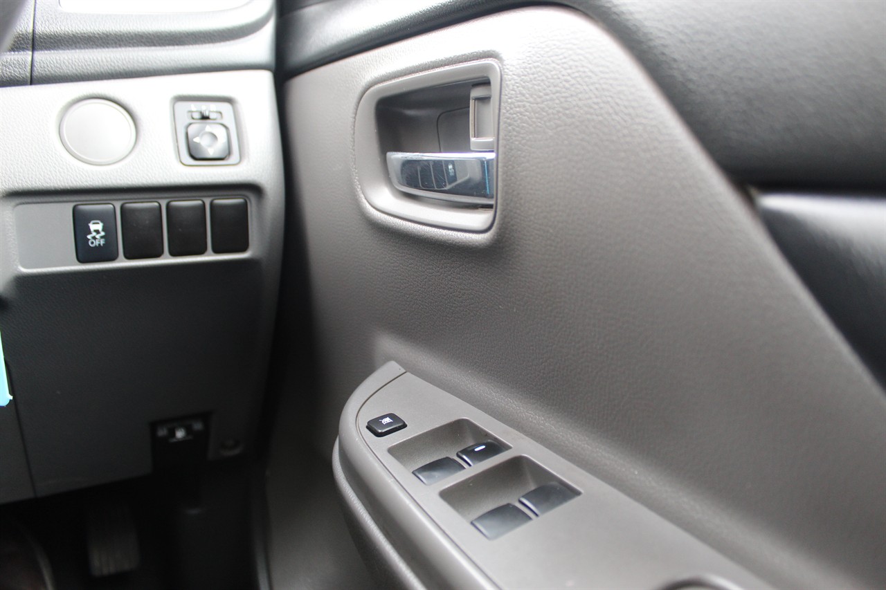 2015 Mitsubishi Triton