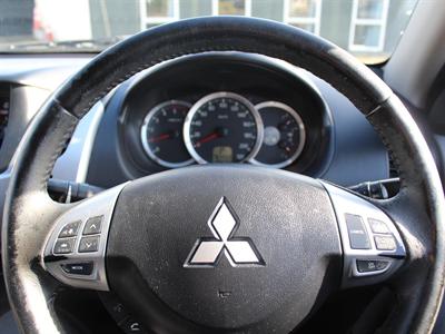 2013 Mitsubishi Triton - Thumbnail