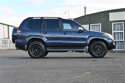 2004 Toyota Landcruiser Prado - Thumbnail