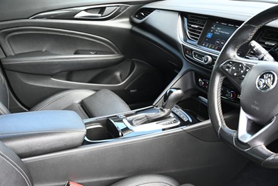 2019 Holden Commodore - Thumbnail