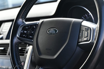2015 Land Rover Discovery - Thumbnail