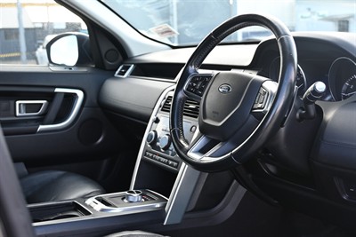 2015 Land Rover Discovery - Thumbnail