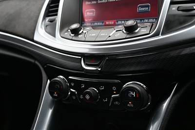 2016 Holden Commodore - Thumbnail