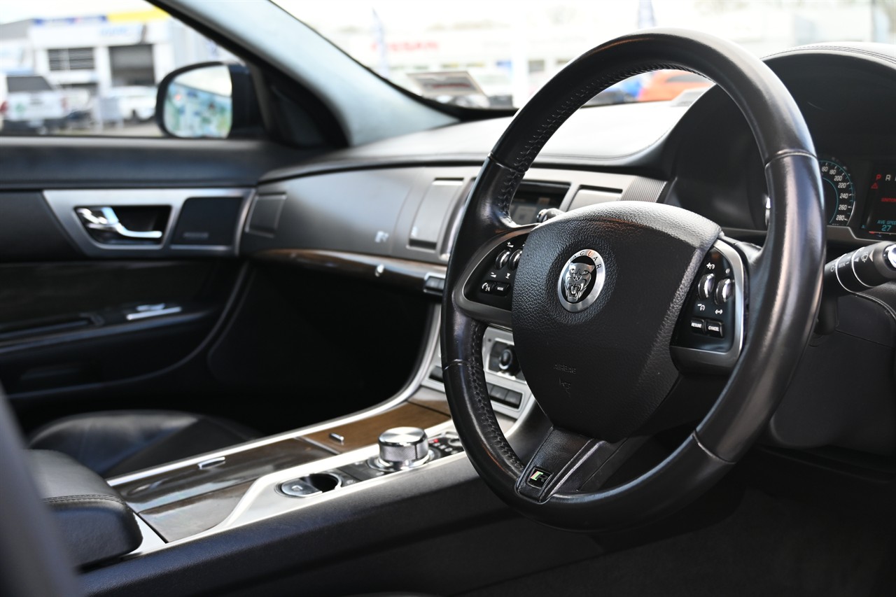 2013 Jaguar Xf