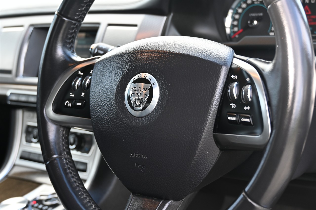 2013 Jaguar Xf