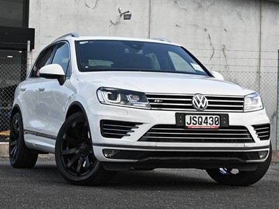 2016 Volkswagen Touareg - Thumbnail