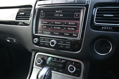 2016 Volkswagen Touareg - Thumbnail