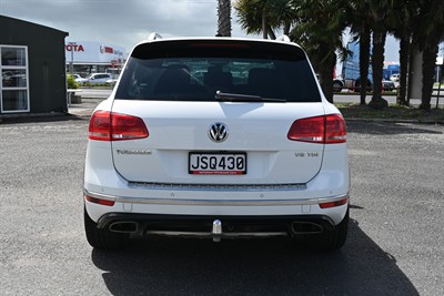 2016 Volkswagen Touareg - Thumbnail