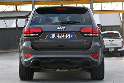 2017 Jeep Grand Cherokee - Thumbnail