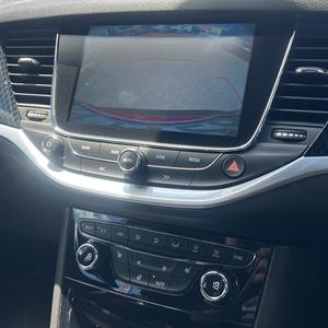 2017 Holden Astra - Thumbnail