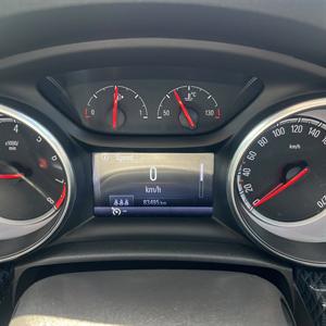 2017 Holden Astra - Thumbnail
