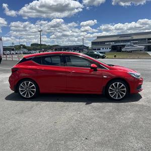 2017 Holden Astra - Thumbnail