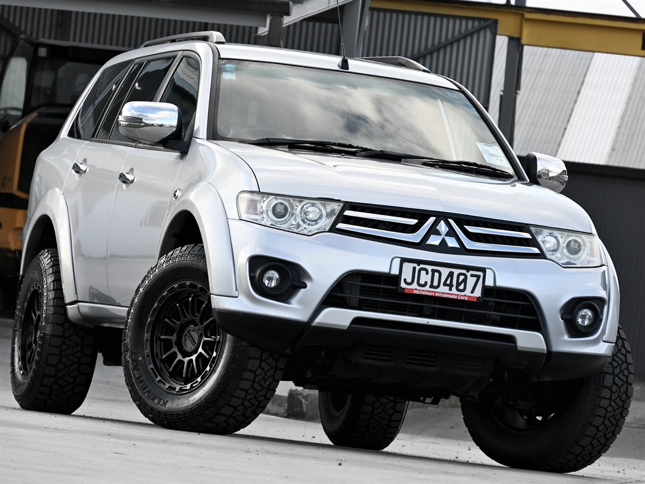 2015 Mitsubishi Challenger
