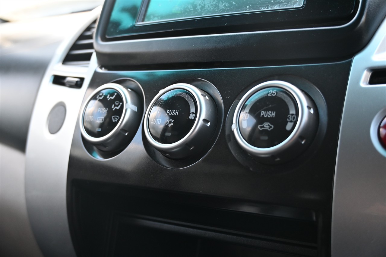 2015 Mitsubishi Challenger