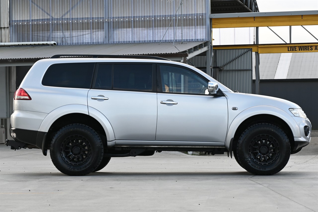 2015 Mitsubishi Challenger