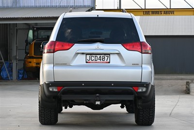 2015 Mitsubishi Challenger - Thumbnail