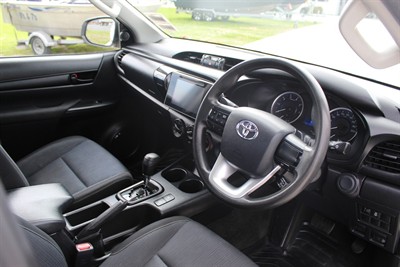2016 Toyota Hilux - Thumbnail