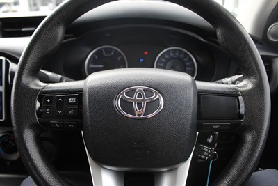 2016 Toyota Hilux - Thumbnail