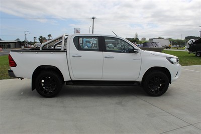2016 Toyota Hilux - Thumbnail