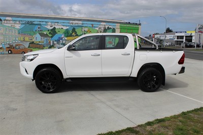 2016 Toyota Hilux - Thumbnail