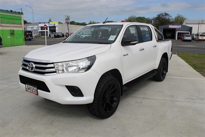 2016 Toyota Hilux - Thumbnail