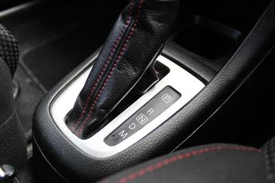2015 Suzuki Swift - Thumbnail