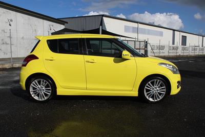 2015 Suzuki Swift - Thumbnail