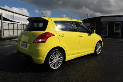 2015 Suzuki Swift - Thumbnail