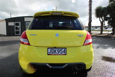 2015 Suzuki Swift - Thumbnail