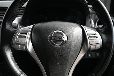 2020 Nissan Navara - Thumbnail