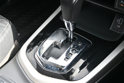 2020 Nissan Navara - Thumbnail
