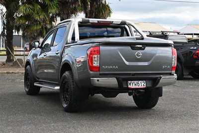 2020 Nissan Navara - Thumbnail