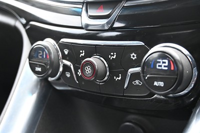 2017 Holden Commodore - Thumbnail