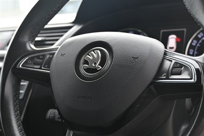 2017 Skoda Superb - Thumbnail