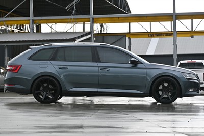 2017 Skoda Superb - Thumbnail